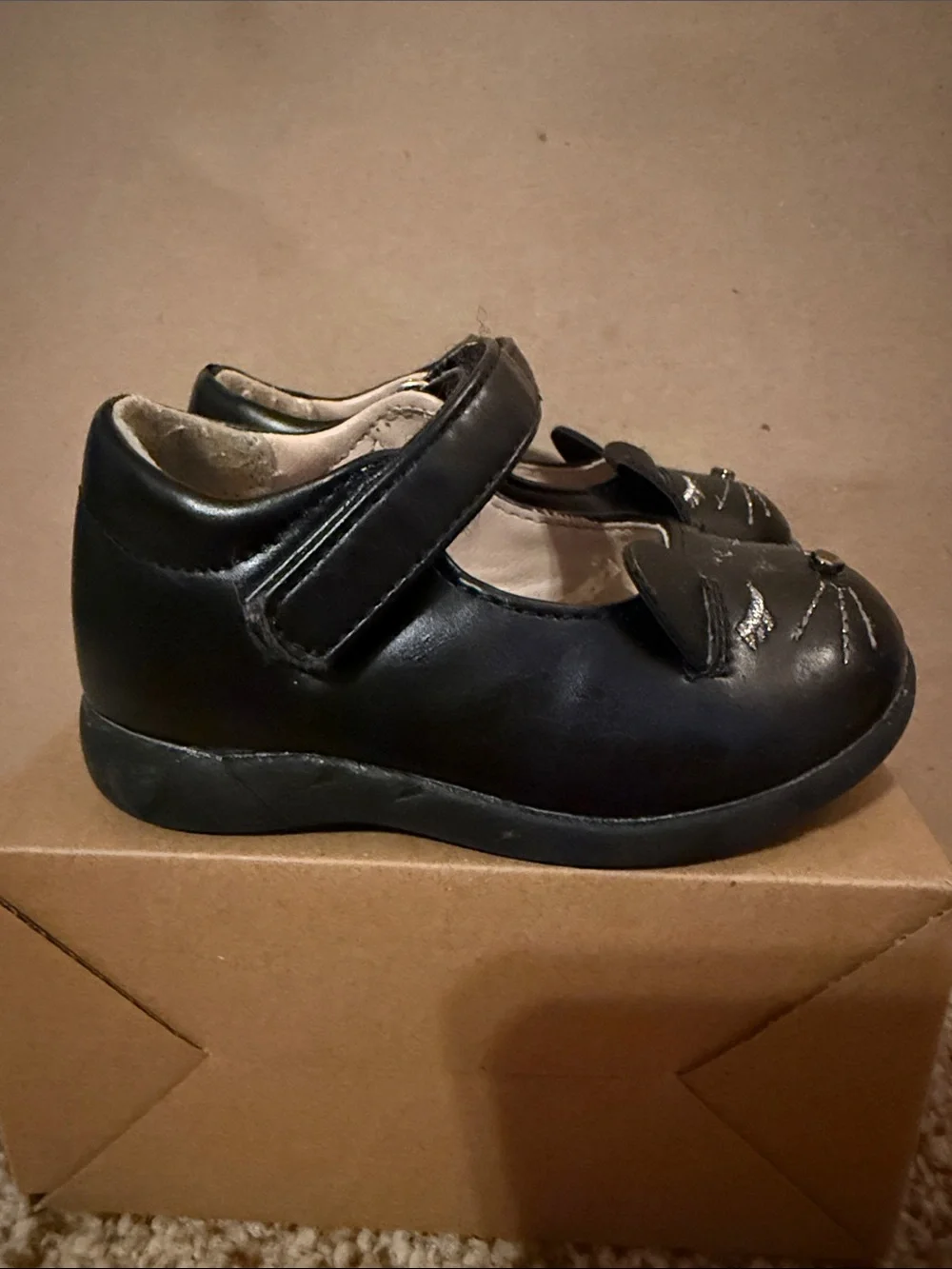 The Children's Place Black Cat Mary Jane Dress Shoes with Heart Nose